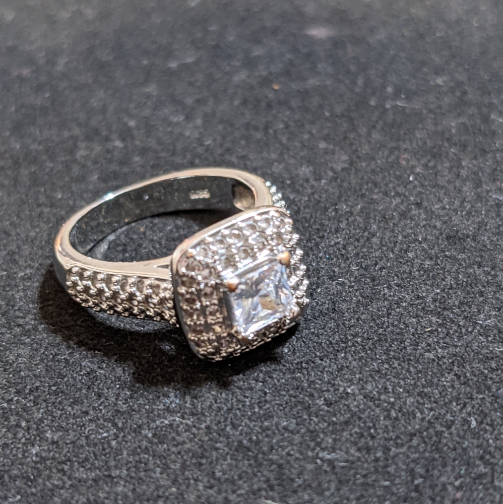 Sterling silver ring beautiful design and elegant